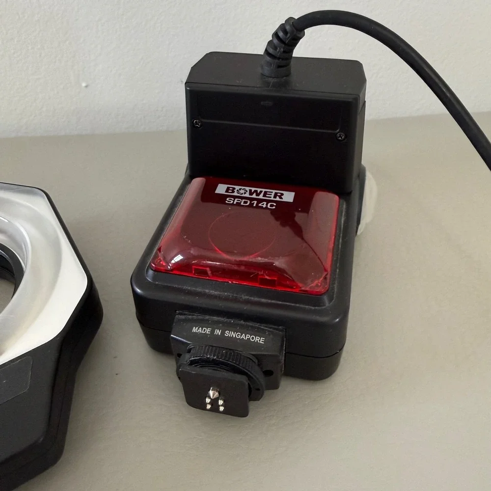 Bower SFD14C TTL Dedicated Macro‎ Digital Ring Flash for Canon DSLR Cameras